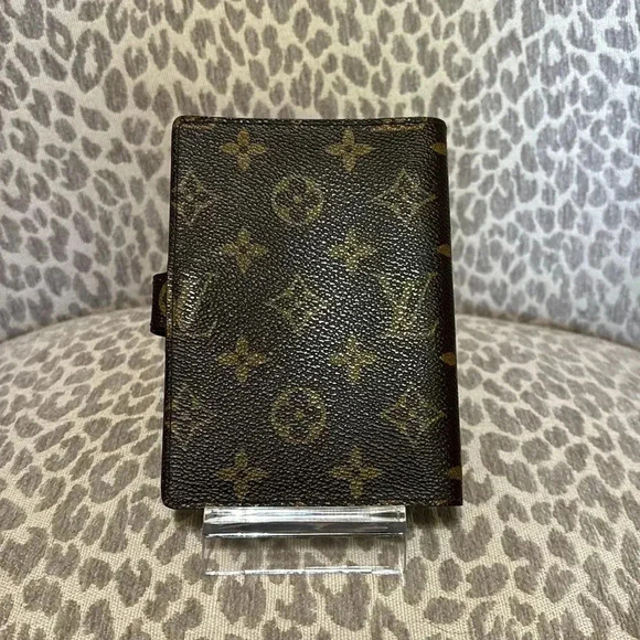 Louis Vuitton agenda - Picture 3 of 8